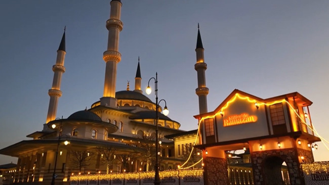 Başlıksıİletişim Başkanlığından 'Külliye'de Ramazan' paylaşımı