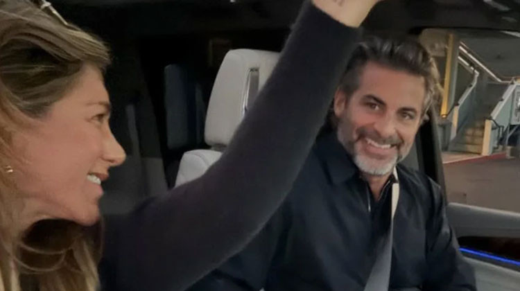 Yeni sevgilisi gözlerinin içine öyle bir baktı ki.... Yıllarca durdu durdu, 57 yaşında anneliğe ikna oldu