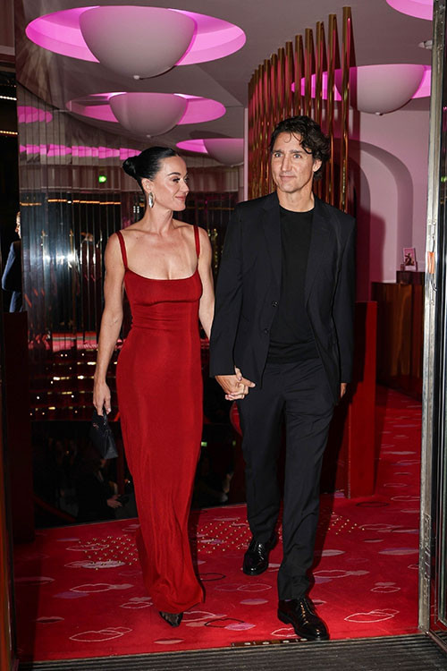 Aşk fena çarptı: Üç ayda bebek isteği geldi