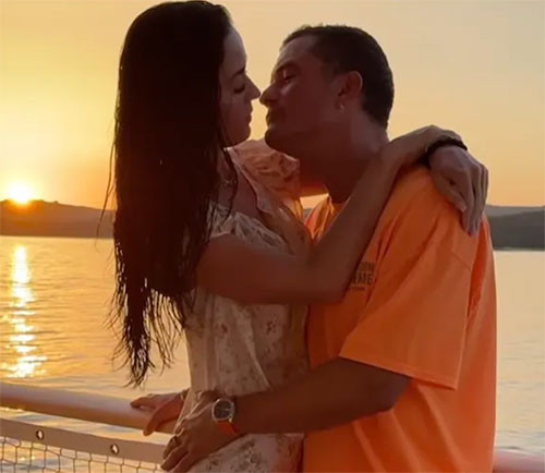 Aşk fena çarptı: Üç ayda bebek isteği geldi