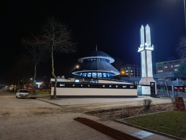 Trabzonda inşa edilen cami, mimari yapısıyla dikkat çekiyor Trabzonda inşa edilen cami, mimari yapısıyla dikkat çekiyor