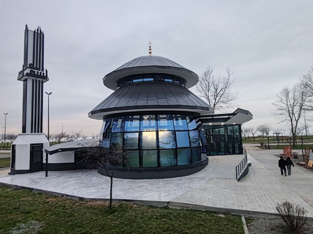 Trabzonda inşa edilen cami, mimari yapısıyla dikkat çekiyor Trabzonda inşa edilen cami, mimari yapısıyla dikkat çekiyor