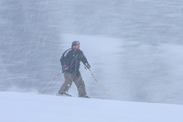 Kar yağışı başladı: Evler beyaz örtüyle kaplandı Karın keyfini çıkarıyoruz