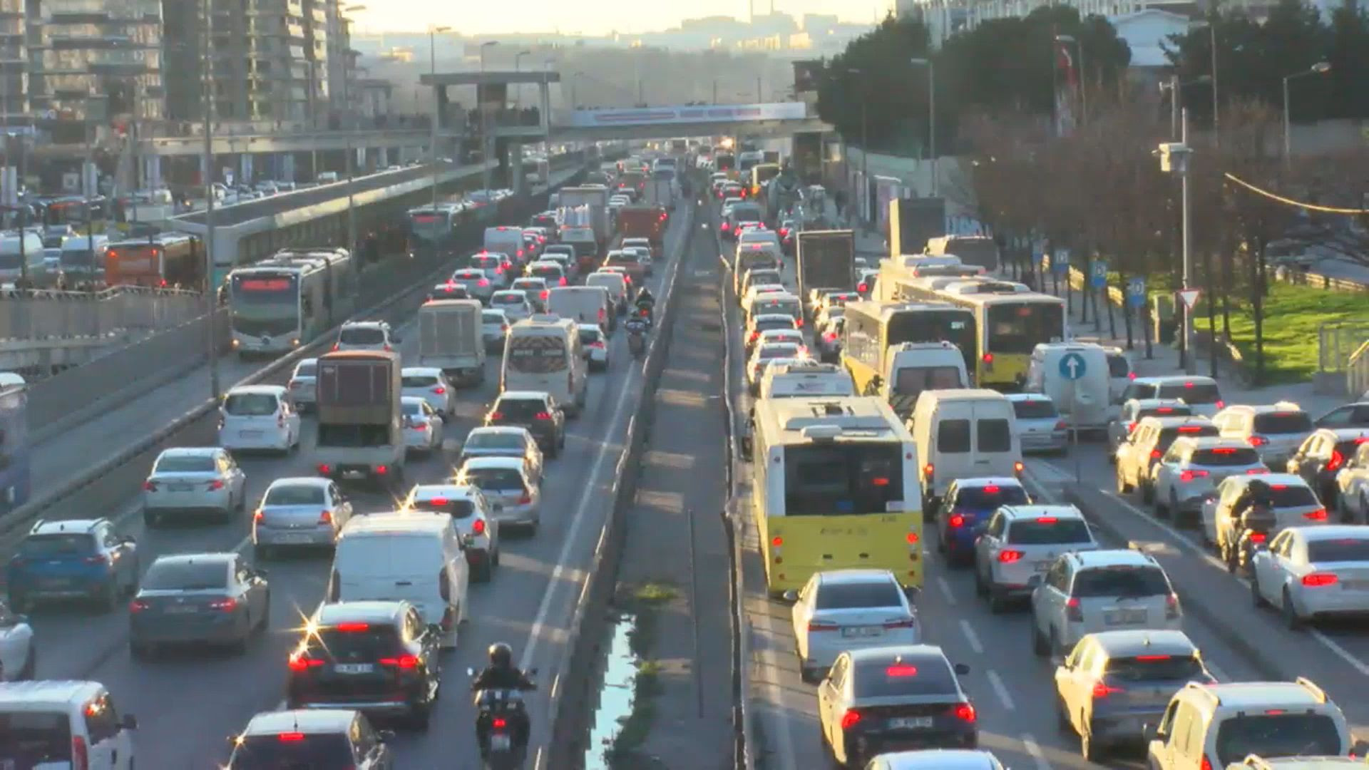 İstanbul'da iftar trafiği, yoğunluk yüzde 85'e ulaştı