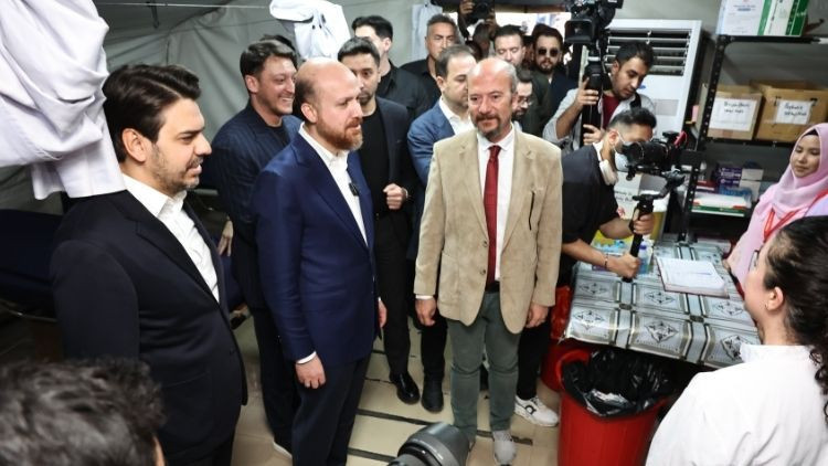 Bilal Erdoğan ile TİKA Başkanı Eren, Bangladeş'te mülteci kampı ve hastane ziyaretinde bulundu
