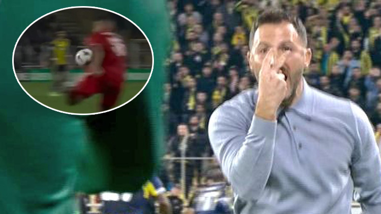 Kadıköy'de hakeme büyük tepki! Fenerbahçe penaltı bekledi, Tedesco sarı kart gördü