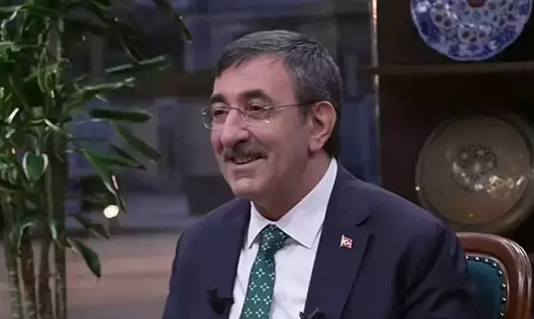 Cumhurbaşkanı Yardımcısı Cevdet Yılmaz, Kanal D’de “Bir Ramazan Akşamı” programına konuk oldu: Ramazan, toplum için ‘arınma' ayıdır