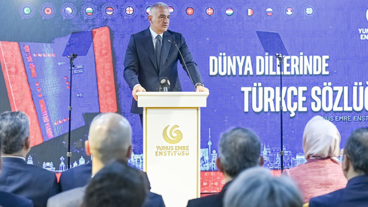 Türkçenin kültürel izleri sözlükte buluştu! Bakan Ersoy 'Dünya Dİllerinde Türkçe' Projesini tanıttı
