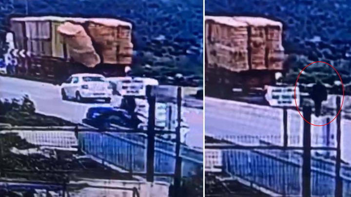 İzmir'de feci ölüm! TIR'dan düşen saman balyalarının altında kaldı