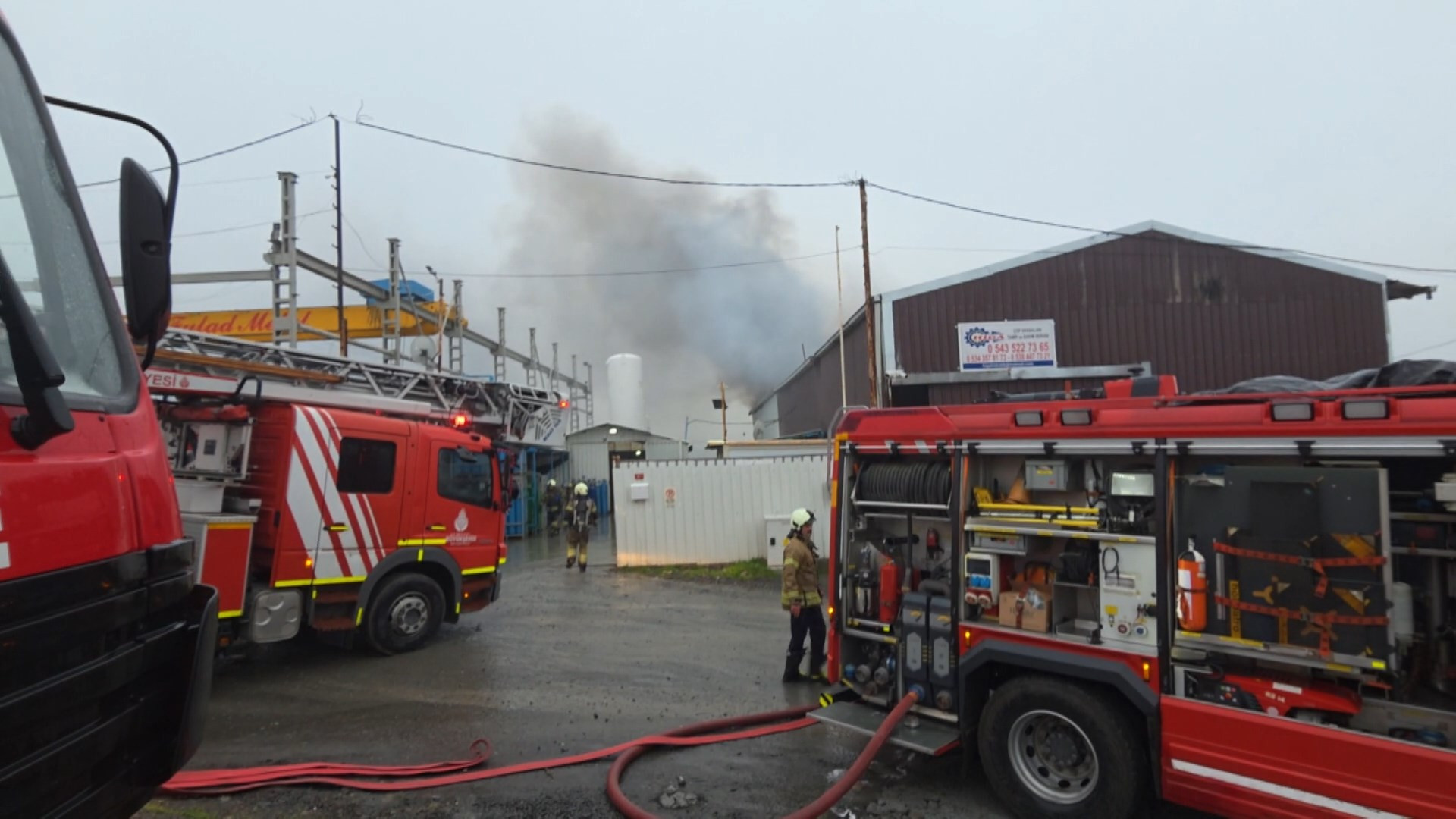 Eyüpsultan'da 3 iş yerinde yangın