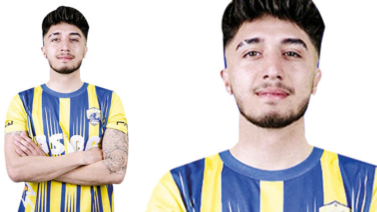 Kurnaz futbolcu ofsayta düştü