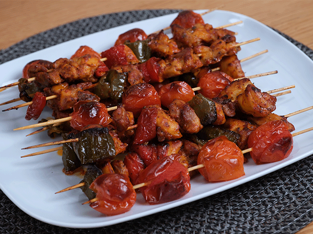 Mangal lezzetinde enfes bir fikir: Tavuk şiş