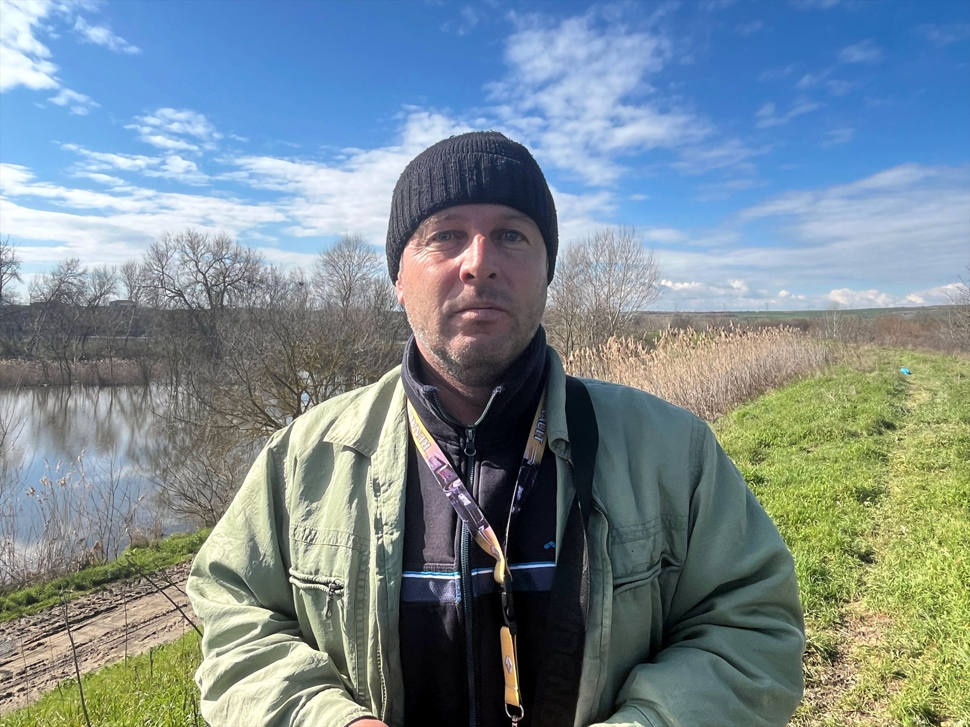 BİRDENBİRE DALGA GELDİ