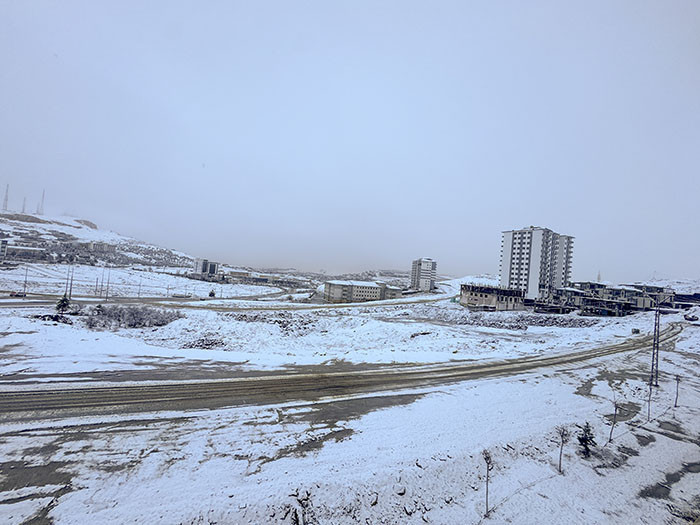  Kara teslim oldular, her yer beyaz örtüyle kaplandı Zorunlu olmadıkça dışarı çıkmayın