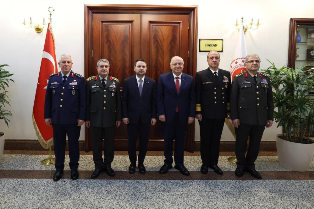 Milli Savunma Bakanı Güler'den Adalet Bakanı Gürlek'e hayırlı olsun ziyareti