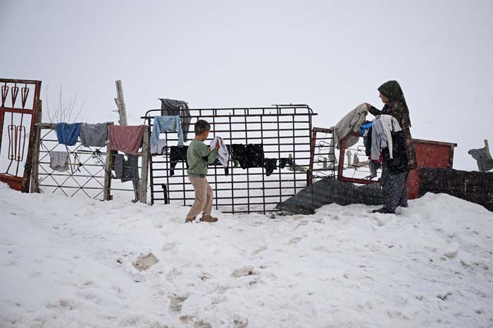  Herkes gitti onlar gitmiyor Burada 6 ay kar yağışı sürüyor, evimi bırakmayacağım