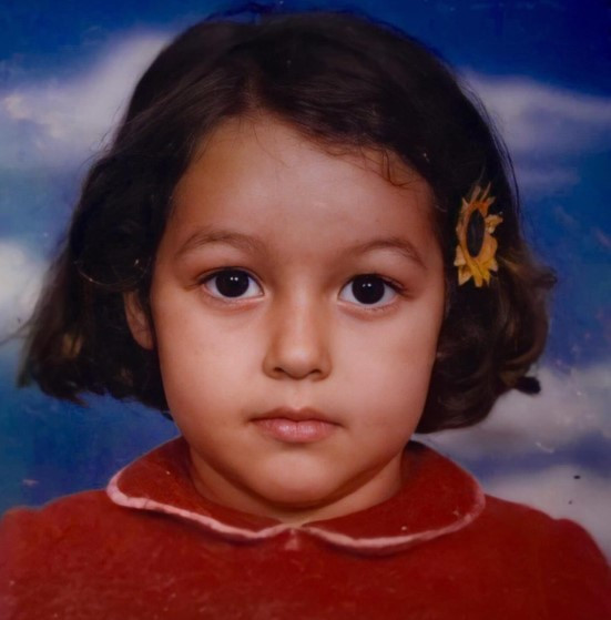 Bu küçük kız Türkiyenin en güzeli oldu... Büyümek çok sancılıymış Bu küçük kız Türkiyenin en güzeli oldu... Büyümek çok sancılıymış