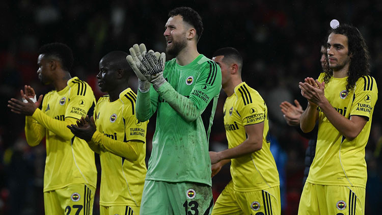 Fenerbahçe yara sarmak için Antalya deplasmanında!