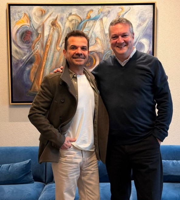 Kenan Doğulu eserleri artık tüm dünyada