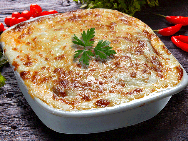 Üzeri nar gibi kızarıyor: Kıymalı patates