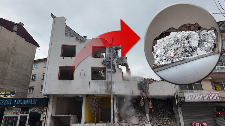 Yıkım sırasında bitişik binadaki dairenin yatak odasının duvarı yıkıldı