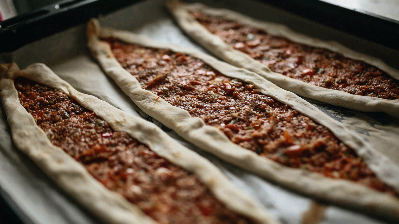 Pide harcı nasıl hazırlanır Pide harcı için püf noktaları ve kıymalı pide tarifi