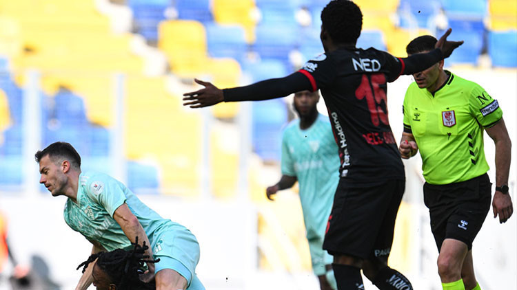 Kayserispor'dan sert tepki: 'Hakem Ümit Öztürk ve VAR ekibi 3 puanımıza gasp etti!'