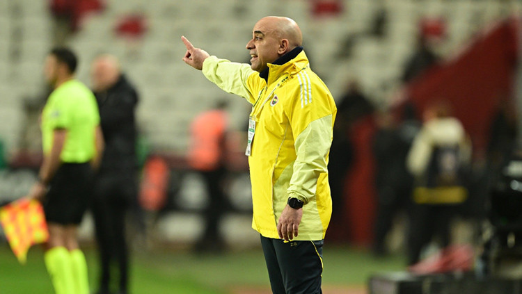 Fenerbahçe Yardımcı Antrenörü Zeki Murat Göle: 'Şampiyonluk yarışı uzun'