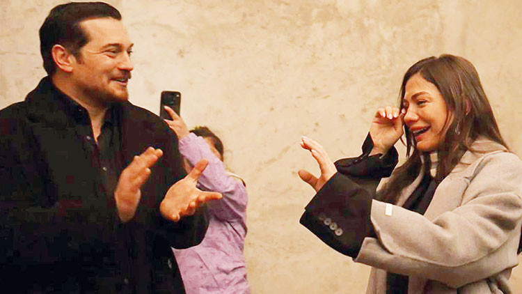 Demet Özdemir'e pastalı sürpriz