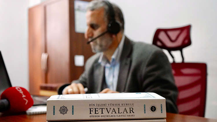 Ramazanda 'Alo Fetva Hattı'na gelen çağrı sayısı iki kat arttı