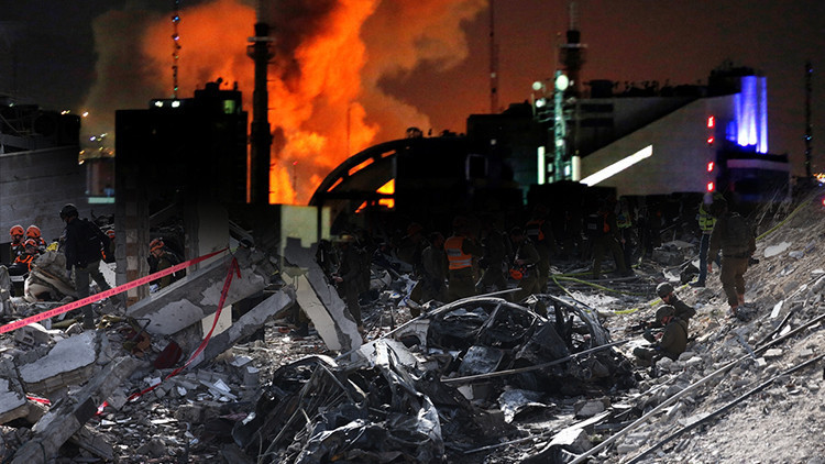 Avrupadaki İranlılardan dikkat çeken protesto | ABD ve İsrail İrana saldırdı; bölge yangın yeri Çok sayıda ölü ve yaralı var, savaş devam ediyor Avrupadaki İranlılardan dikkat çeken protesto | ABD ve İsrail İrana saldırdı; bölge yangın yeri Çok sayıda ölü ve yaralı var, savaş devam ediyor