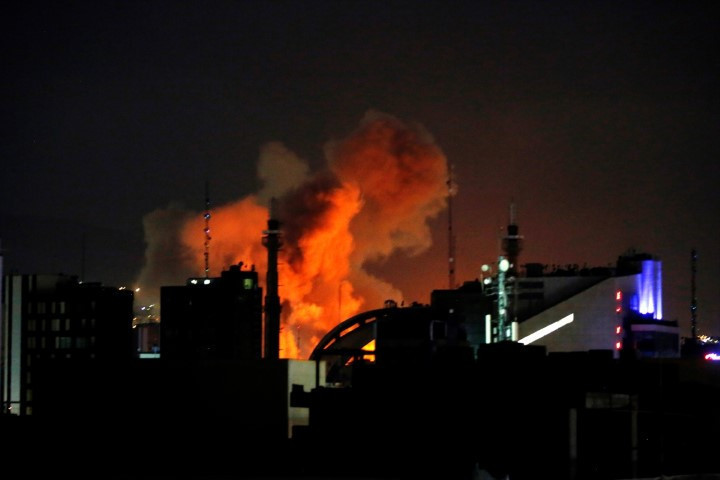 Avrupadaki İranlılardan dikkat çeken protesto | ABD ve İsrail İrana saldırdı; bölge yangın yeri Çok sayıda ölü ve yaralı var, savaş devam ediyor Avrupadaki İranlılardan dikkat çeken protesto | ABD ve İsrail İrana saldırdı; bölge yangın yeri Çok sayıda ölü ve yaralı var, savaş devam ediyor