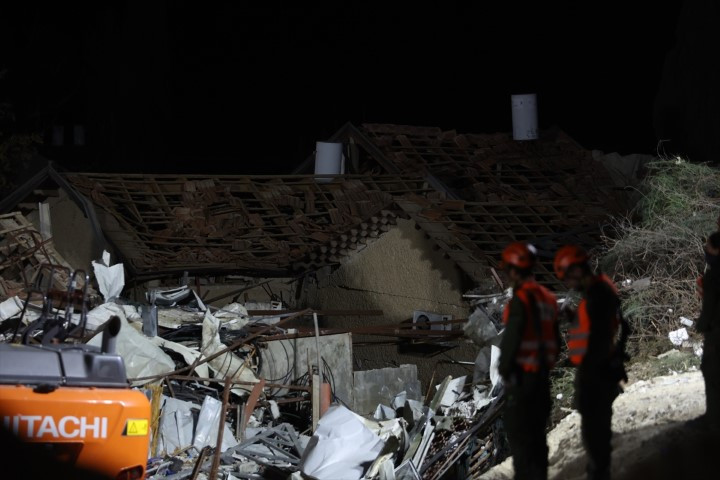 Avrupadaki İranlılardan dikkat çeken protesto | ABD ve İsrail İrana saldırdı; bölge yangın yeri Çok sayıda ölü ve yaralı var, savaş devam ediyor Avrupadaki İranlılardan dikkat çeken protesto | ABD ve İsrail İrana saldırdı; bölge yangın yeri Çok sayıda ölü ve yaralı var, savaş devam ediyor