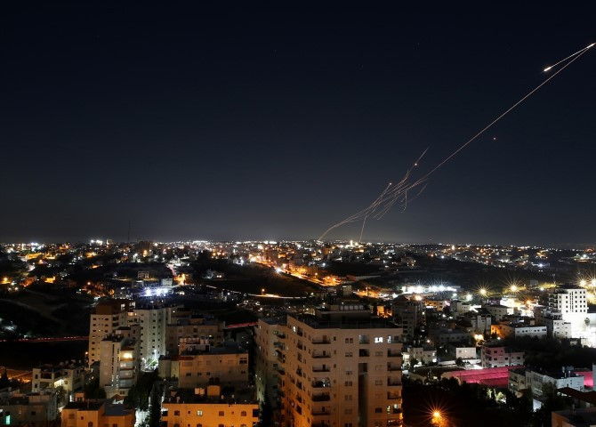 Avrupadaki İranlılardan dikkat çeken protesto | ABD ve İsrail İrana saldırdı; bölge yangın yeri Çok sayıda ölü ve yaralı var, savaş devam ediyor Avrupadaki İranlılardan dikkat çeken protesto | ABD ve İsrail İrana saldırdı; bölge yangın yeri Çok sayıda ölü ve yaralı var, savaş devam ediyor