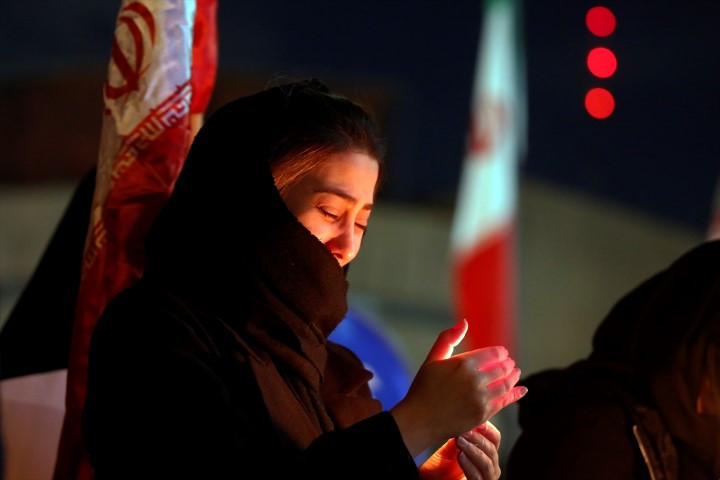 Avrupadaki İranlılardan dikkat çeken protesto | ABD ve İsrail İrana saldırdı; bölge yangın yeri Çok sayıda ölü ve yaralı var, savaş devam ediyor Avrupadaki İranlılardan dikkat çeken protesto | ABD ve İsrail İrana saldırdı; bölge yangın yeri Çok sayıda ölü ve yaralı var, savaş devam ediyor