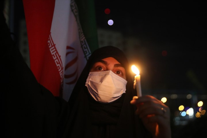 Avrupadaki İranlılardan dikkat çeken protesto | ABD ve İsrail İrana saldırdı; bölge yangın yeri Çok sayıda ölü ve yaralı var, savaş devam ediyor Avrupadaki İranlılardan dikkat çeken protesto | ABD ve İsrail İrana saldırdı; bölge yangın yeri Çok sayıda ölü ve yaralı var, savaş devam ediyor