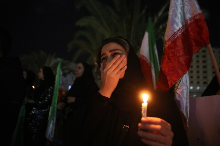 Avrupadaki İranlılardan dikkat çeken protesto | ABD ve İsrail İrana saldırdı; bölge yangın yeri Çok sayıda ölü ve yaralı var, savaş devam ediyor Avrupadaki İranlılardan dikkat çeken protesto | ABD ve İsrail İrana saldırdı; bölge yangın yeri Çok sayıda ölü ve yaralı var, savaş devam ediyor