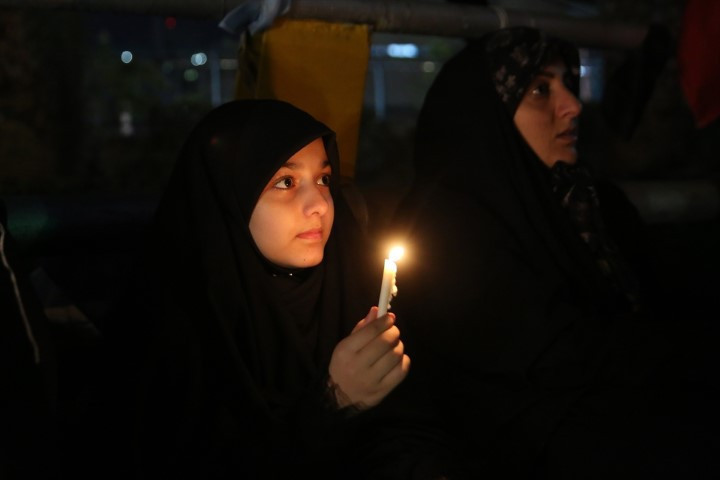 Avrupadaki İranlılardan dikkat çeken protesto | ABD ve İsrail İrana saldırdı; bölge yangın yeri Çok sayıda ölü ve yaralı var, savaş devam ediyor Avrupadaki İranlılardan dikkat çeken protesto | ABD ve İsrail İrana saldırdı; bölge yangın yeri Çok sayıda ölü ve yaralı var, savaş devam ediyor