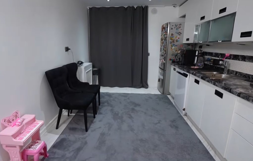 Kızıyla birlikte yaşıyor... Ünlü model Tülin Şahin evinin kapılarını açtı Kızıyla birlikte yaşıyor... Ünlü model Tülin Şahin evinin kapılarını açtı