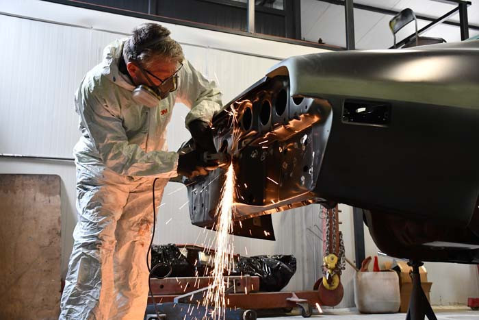 Hurda durumdaki klasik otomobilleri burada baştan yaratıyor: En fazla 3 sipariş alabiliyor 1970li yılların en hızlı ve spor araçları, piyasada neredeyse hiç yok