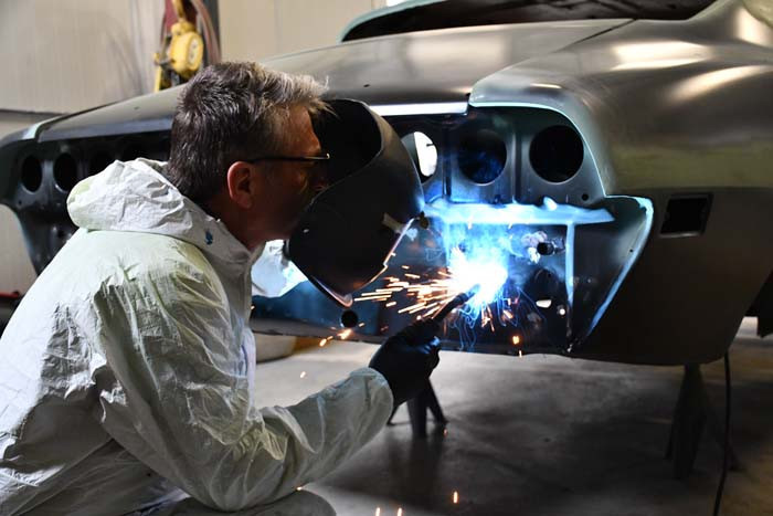 Hurda durumdaki klasik otomobilleri burada baştan yaratıyor: En fazla 3 sipariş alabiliyor 1970li yılların en hızlı ve spor araçları, piyasada neredeyse hiç yok