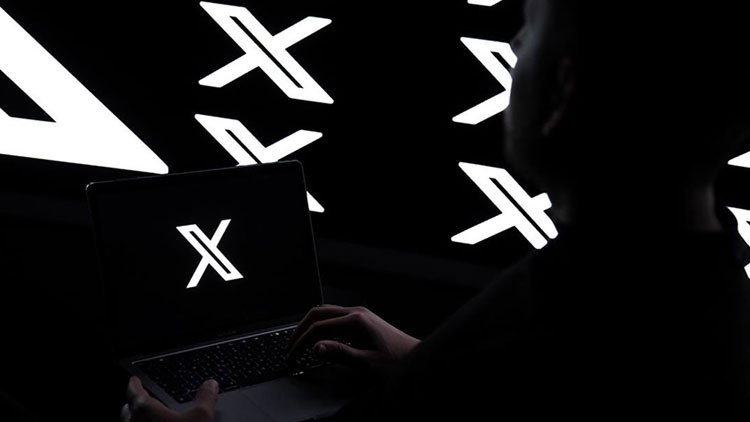 X (TWITTER) ÇÖKTÜ MÜ