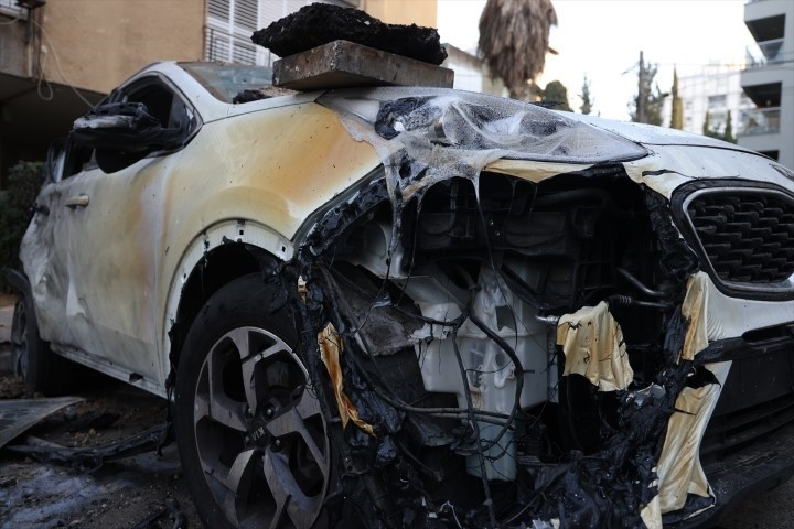 ABD/İsrail-İran savaşında karşılıklı füze atışları sürüyor Tel Aviv bombalandı: Bölgeden çarpıcı kareler