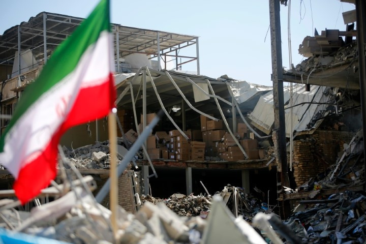 ABD/İsrail-İran savaşında karşılıklı füze atışları sürüyor Tel Aviv bombalandı: Bölgeden çarpıcı kareler