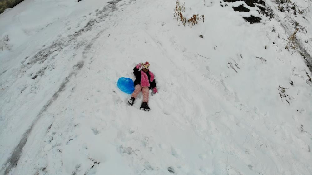  Güne 15 santimetre karla uyandılar Geçmiş yıllara göre farklı oldu