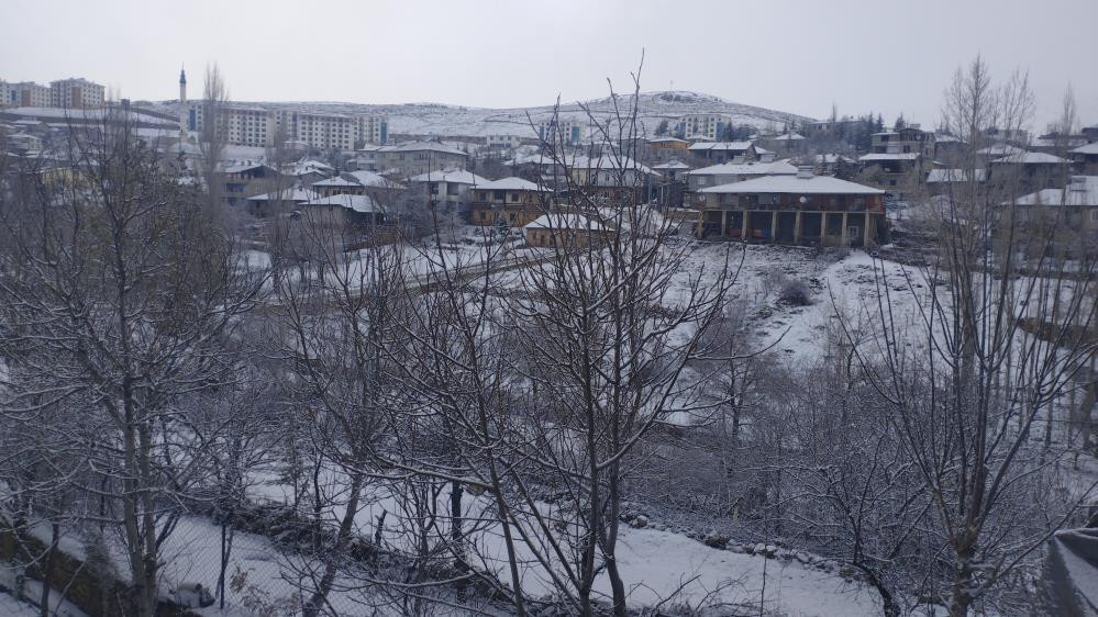  Güne 15 santimetre karla uyandılar Geçmiş yıllara göre farklı oldu