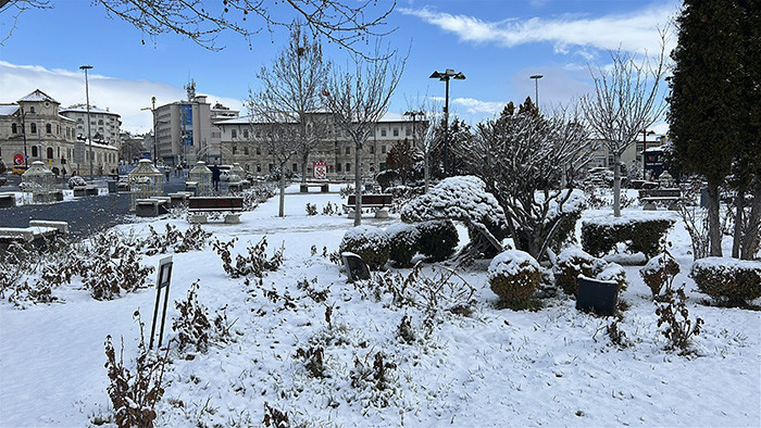  Güne 15 santimetre karla uyandılar Geçmiş yıllara göre farklı oldu