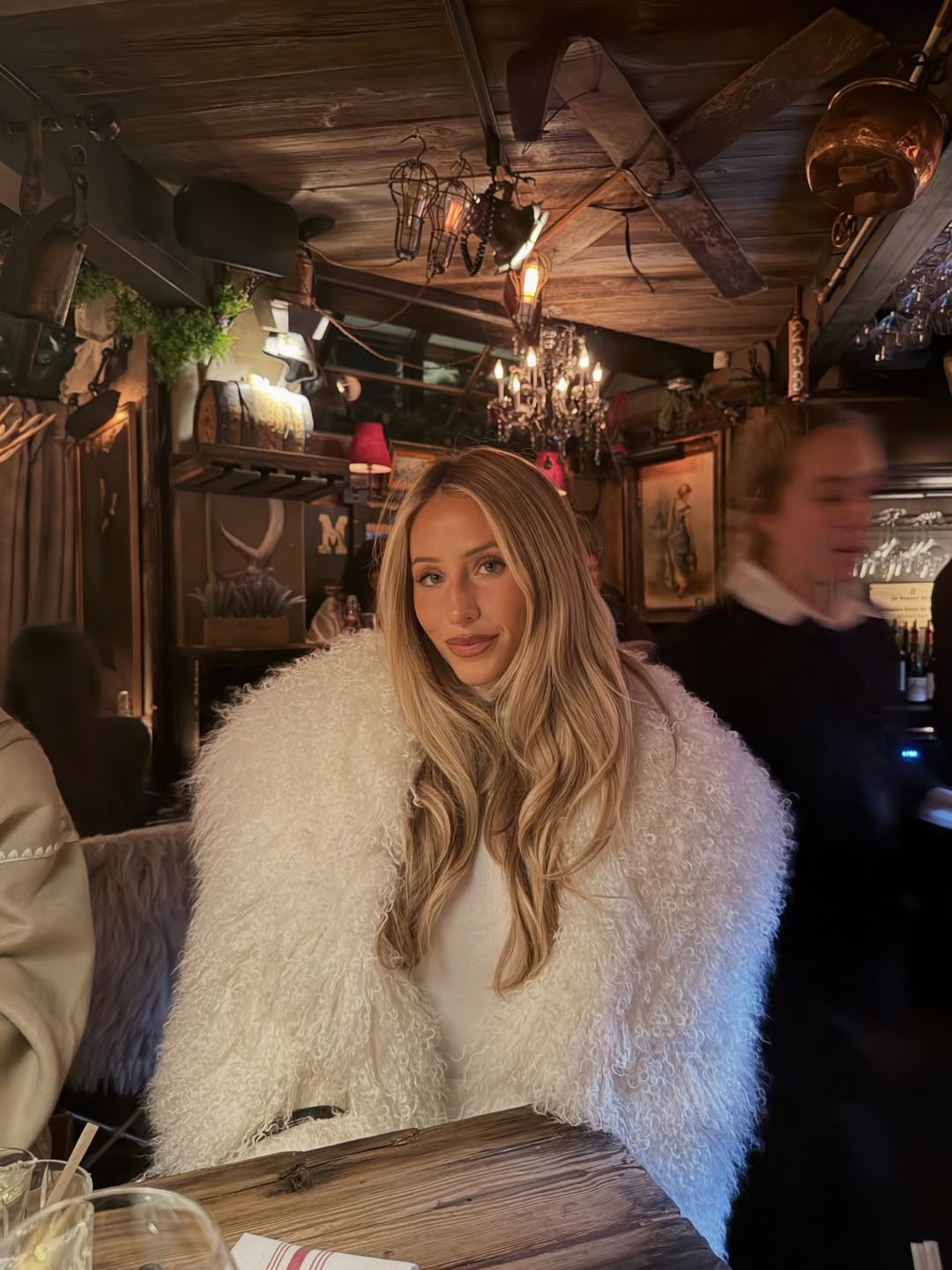 Felaketin ta kendisiyle flört ediyor ‘Dikkat et, aşkının değil şöhretinin peşinde’ Felaketin ta kendisiyle flört ediyor ‘Dikkat et, aşkının değil şöhretinin peşinde’