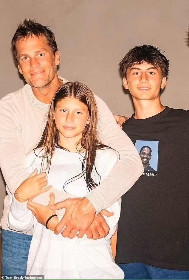 Felaketin ta kendisiyle flört ediyor ‘Dikkat et, aşkının değil şöhretinin peşinde’ Felaketin ta kendisiyle flört ediyor ‘Dikkat et, aşkının değil şöhretinin peşinde’