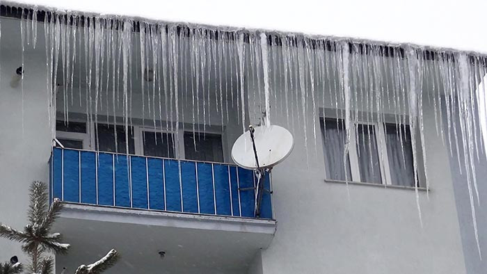  100 bin dönüm araziyi sulayan baraj dondu